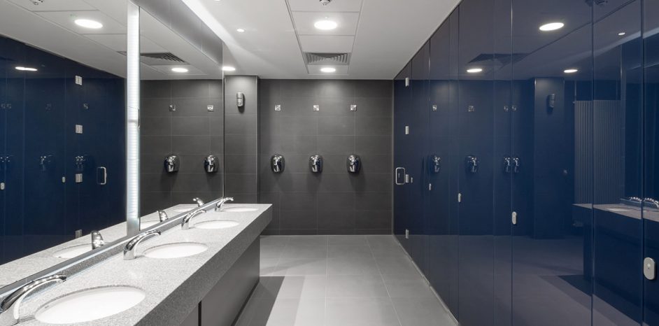 Glass – a strong design statement in a modern executive interior